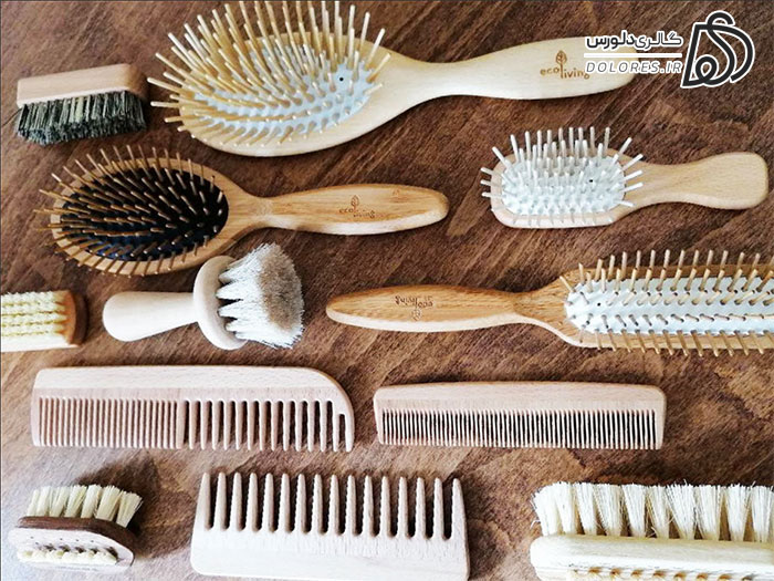 فواید برس چوبی؛ چرا شانه کردن مو با برس چوبی مهمه؟ 2 فواید شانه چوبی